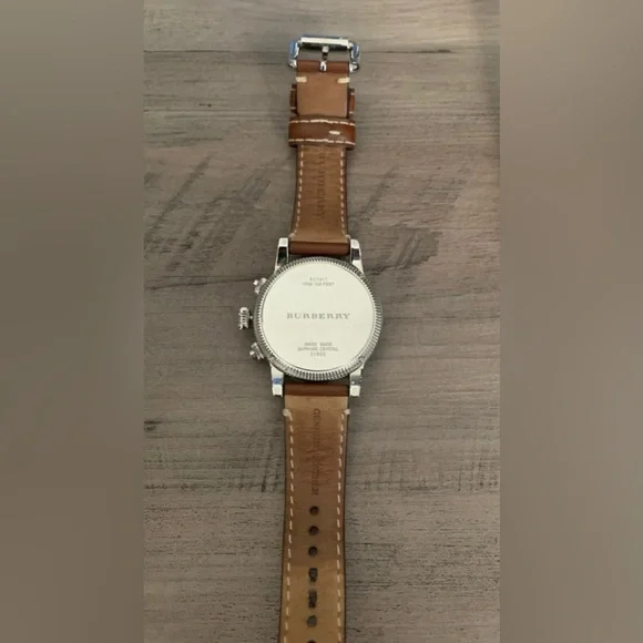 Burberry Watch Women’s or Men’s - Picture 3 of 9